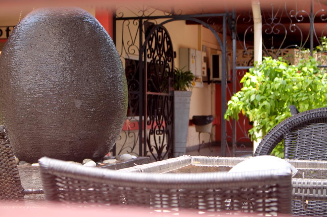 Hotel Chez Jimmy Port-Gentil Buitenkant foto