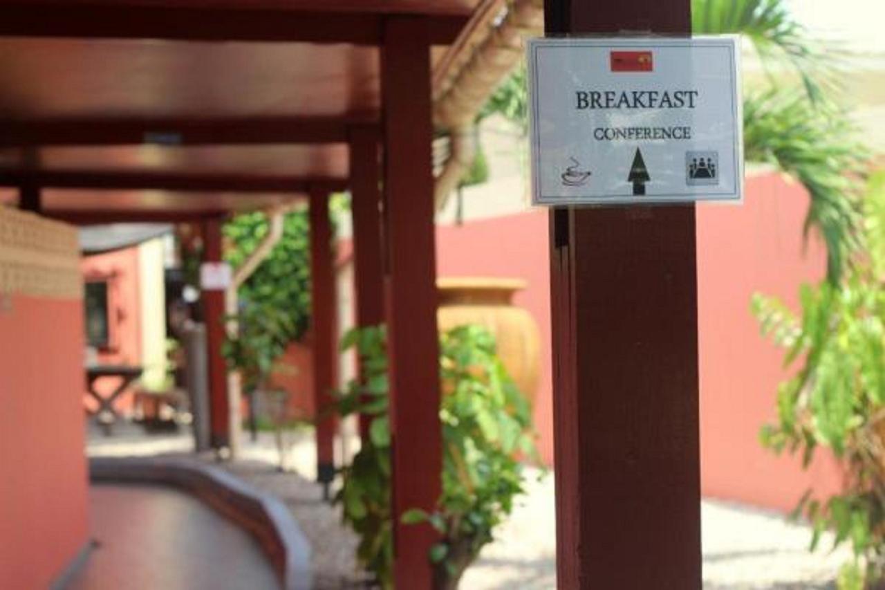 Hotel Chez Jimmy Port-Gentil Buitenkant foto